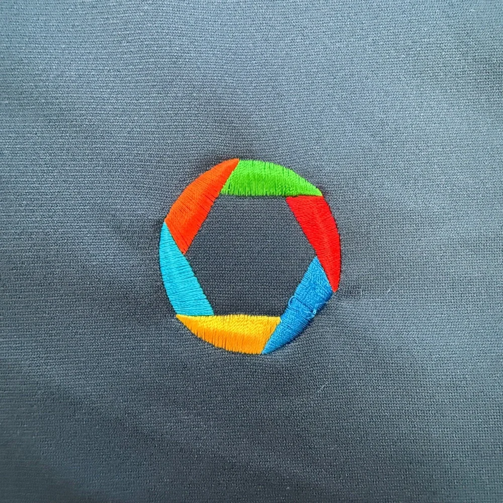 The North Face Quarter Zip Pullover Mens M/M Blue Rainbow Logo Performance Shirt